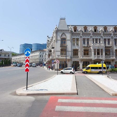 Modern Apartment In The Heart Of Old Tbilisi Exterior foto