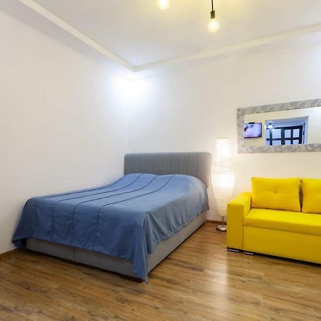 Modern Apartment In The Heart Of Old Tbilisi Exterior foto